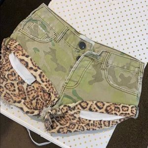 One teaspoon- camo/leopard bandits